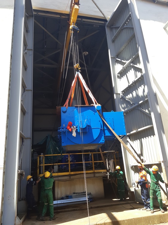  Motor Lifting and Installation in Progress